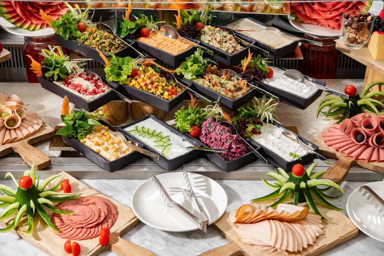 فندق بارك إن راديسون العزيزية مكة المظهر الخارجي الصورة A buffet breakfast