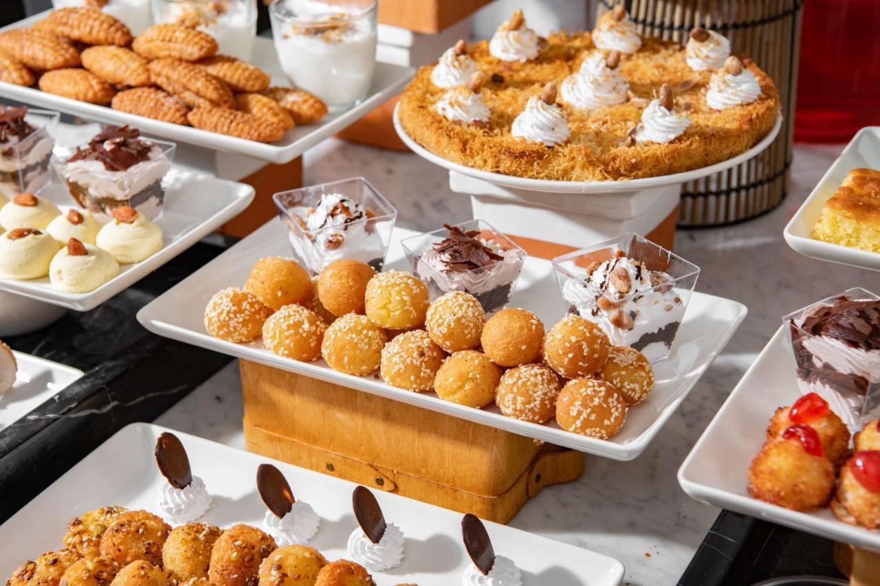 فندق بارك إن راديسون العزيزية مكة المظهر الخارجي الصورة A buffet at a luxury hotel