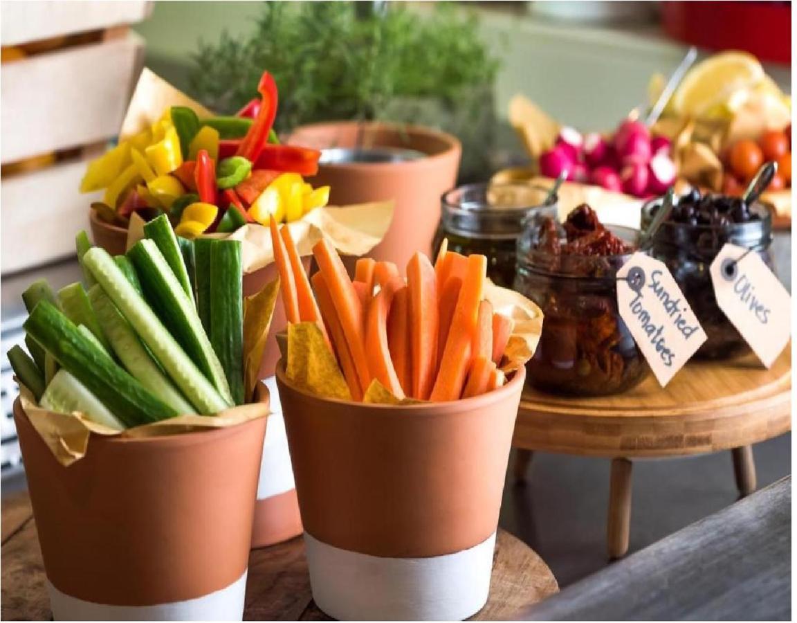 فندق بارك إن راديسون العزيزية مكة المظهر الخارجي الصورة A selection of tapas